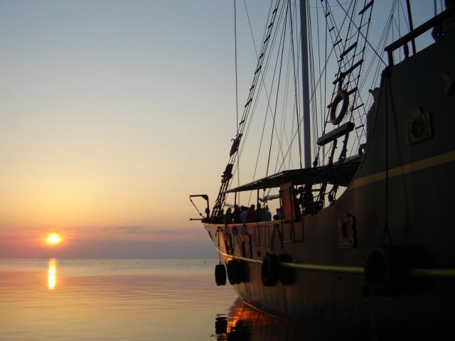 Piratenschiff Athos Menia Maria Ausflug Chalkidiki Griechenland Toroneos Motorboot Pirat Sithonia